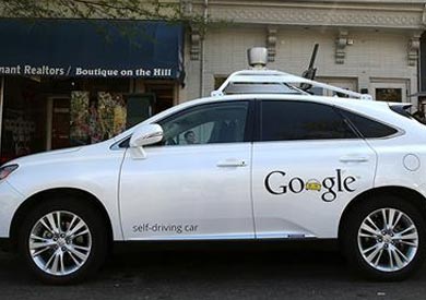 «جوجل» تلوم «البشر» في أول إصابة بحادث تصادم لسيارتها بدون سائق